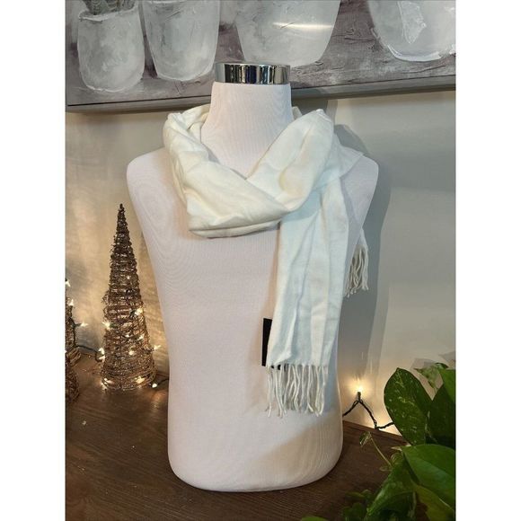 NWT Steve Madden Mid Weight Cozy Muffler Scarf with‎ Fringe Ivory Off-White - Picture 4 of 5